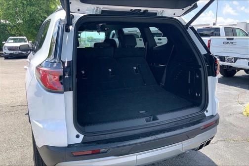 Summit White 2025 GMC Acadia Elevation