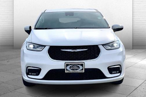 2023 Chrysler Pacifica Touring-L