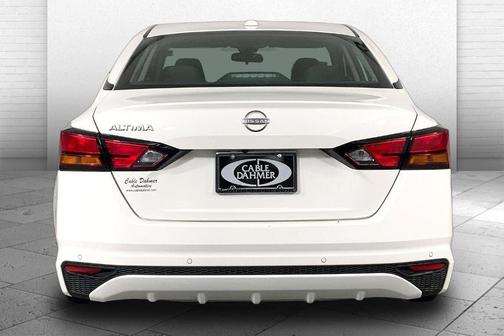 Glacier White 2025 Nissan Altima SV