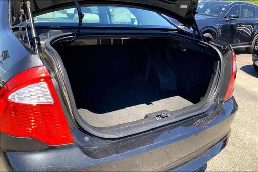 Black 2012 Ford Fusion SE