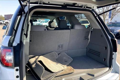 2016 GMC Acadia SLE-2