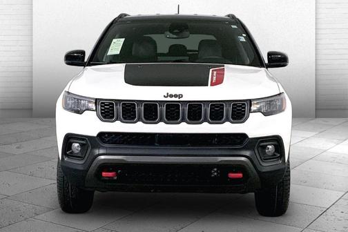 Bright White Clearcoat 2025 Jeep Compass Trailhawk