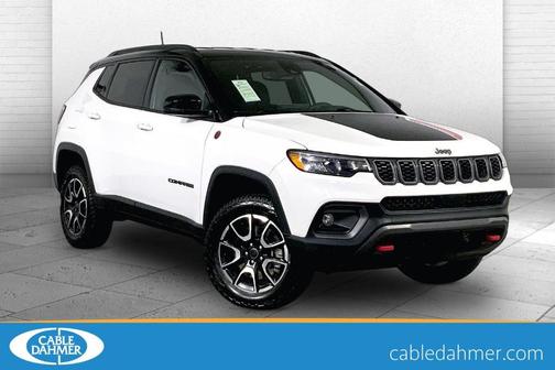 Bright White Clearcoat 2025 Jeep Compass Trailhawk