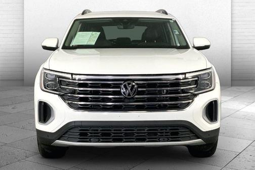 Pure White 2025 Volkswagen Atlas 2.0T SE