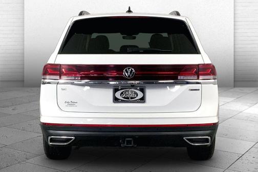 Pure White 2025 Volkswagen Atlas 2.0T SE