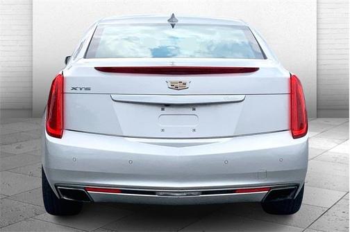2016 Cadillac XTS Luxury Collection