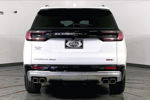 2024 GMC Acadia Denali