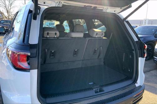 Summit White 2026 GMC Acadia Elevation