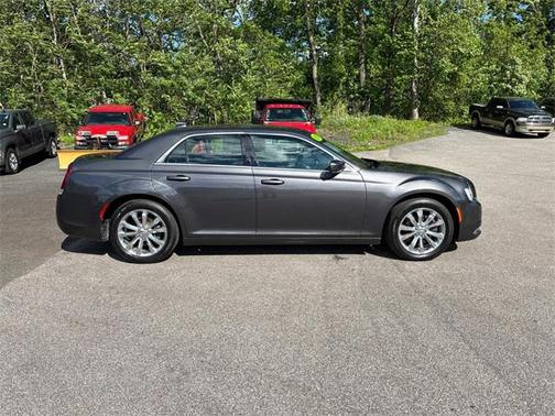 2020 Chrysler 300 Touring
