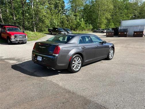 2020 Chrysler 300 Touring