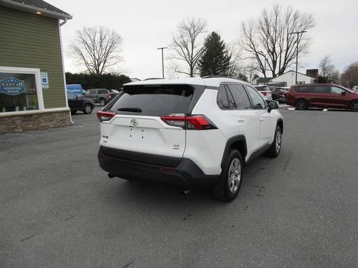 2020 Toyota RAV4 LE