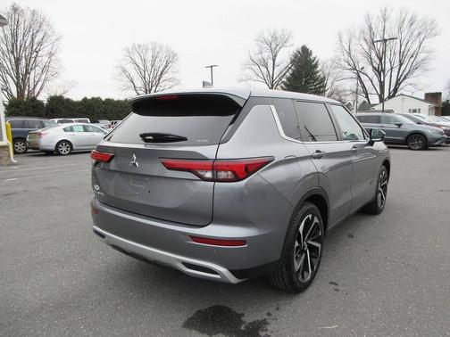 2022 Mitsubishi Outlander SE