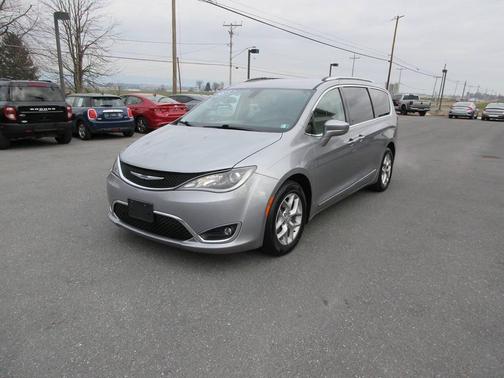 2018 Chrysler Pacifica Touring-L Plus