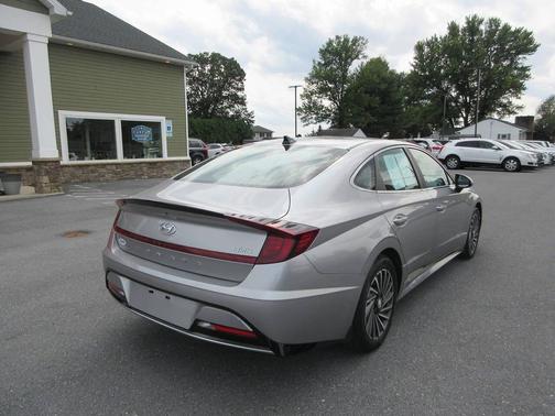2022 Hyundai SONATA Hybrid SE