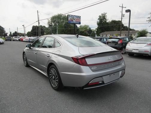 2022 Hyundai SONATA Hybrid SE