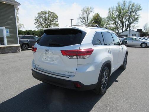 2017 Toyota Highlander SE