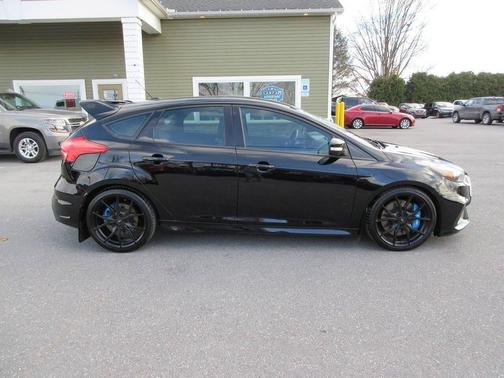 2017 Ford Focus RS Base
