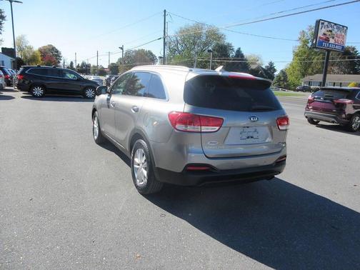 2016 Kia Sorento LX