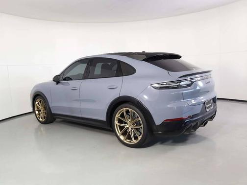 2022 Porsche Cayenne 