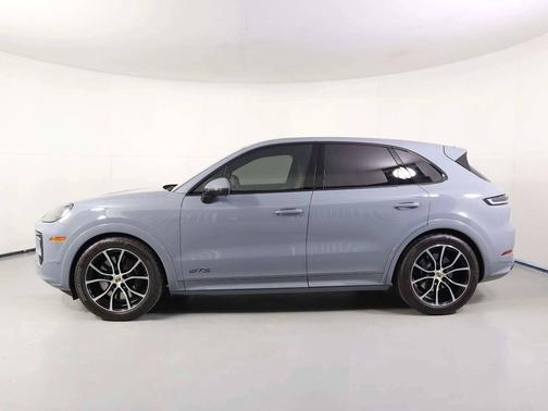 2025 Porsche Cayenne 
