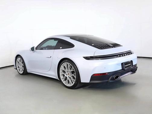 Ice Grey Metallic 2025 Porsche 911