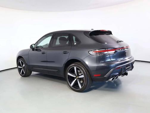 Volcano Grey Metallic 2025 Porsche Macan