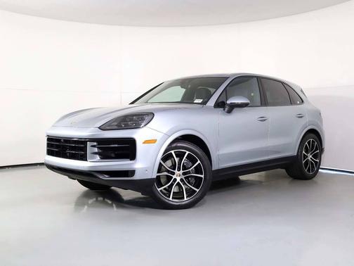 Dolomite Silver Metallic 2025 Porsche Cayenne