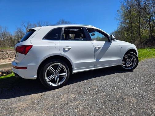 Ibis White 2011 Audi Q5 Premium Plus