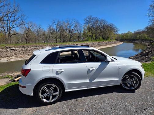 Ibis White 2011 Audi Q5 Premium Plus