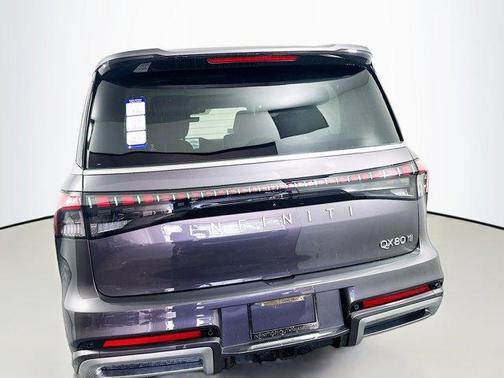 2025 INFINITI QX80 Luxe