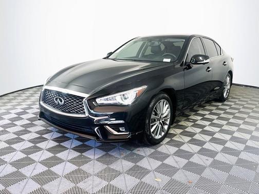 2022 INFINITI Q50 LUXE