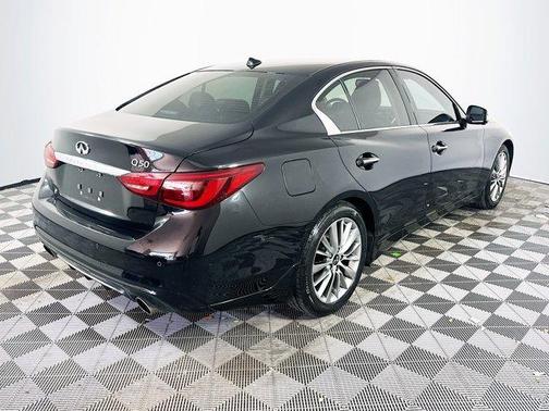 2022 INFINITI Q50 LUXE