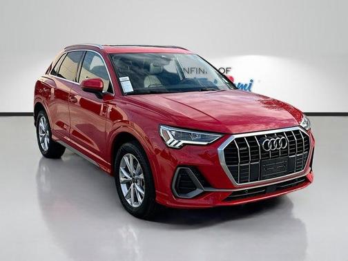 2024 Audi Q3 45 S line Premium