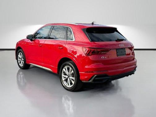 2024 Audi Q3 45 S line Premium