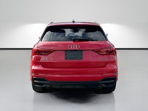 2024 Audi Q3 45 S line Premium