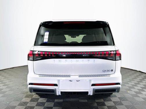 2025 INFINITI QX80 SENSORY