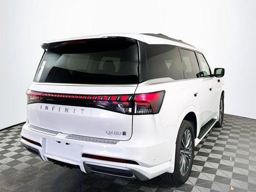 2025 INFINITI QX80 SENSORY