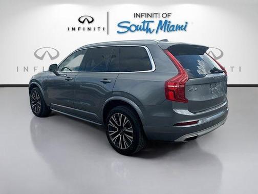 2020 Volvo XC90 T5 Momentum 7 Passenger
