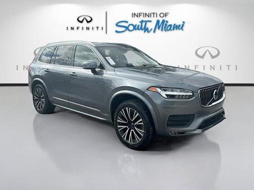 2020 Volvo XC90 T5 Momentum 7 Passenger