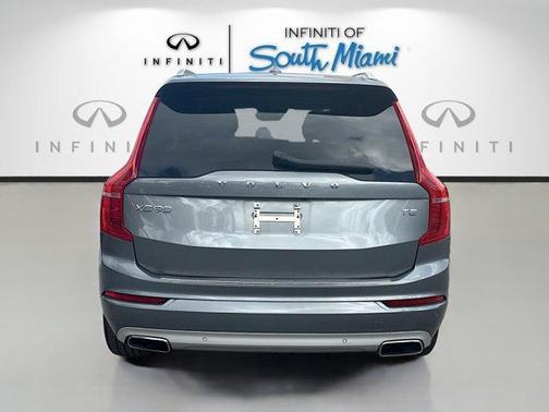 2020 Volvo XC90 T5 Momentum 7 Passenger