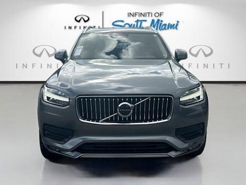 2020 Volvo XC90 T5 Momentum 7 Passenger