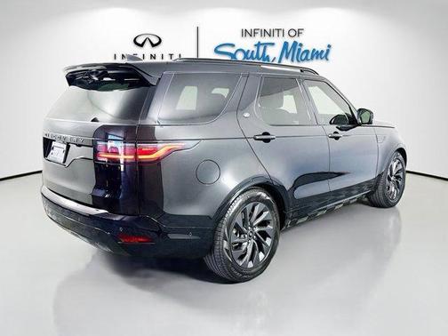 2024 Land Rover Discovery P300 Dynamic SE