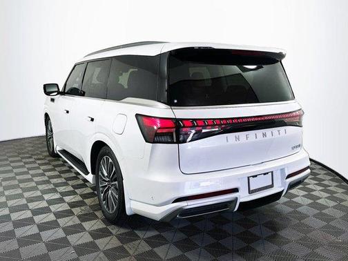 2025 INFINITI QX80 SENSORY