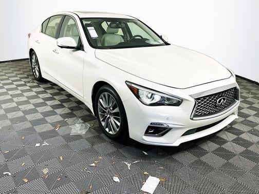 2022 INFINITI Q50 LUXE