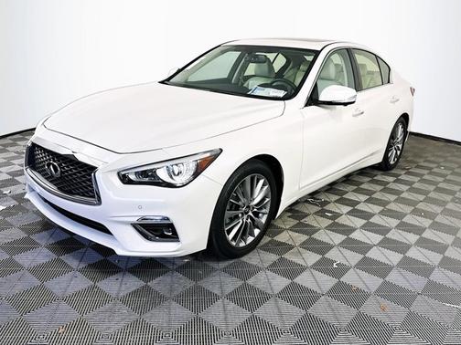 2022 INFINITI Q50 LUXE