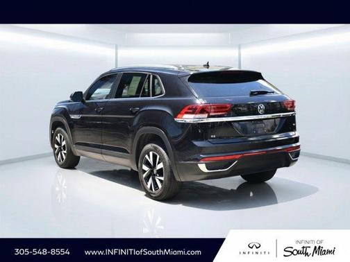 Deep Black Pearl Effect 2023 Volkswagen Atlas Cross Sport 2.0T SE