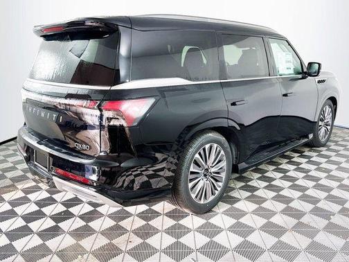 2025 INFINITI QX80 Luxe