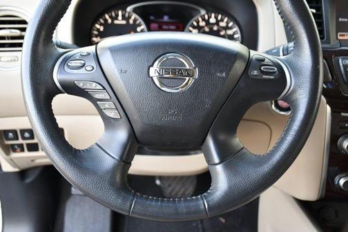 2016 Nissan Pathfinder SL