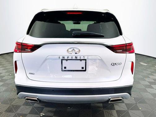 2025 INFINITI QX50 Luxe