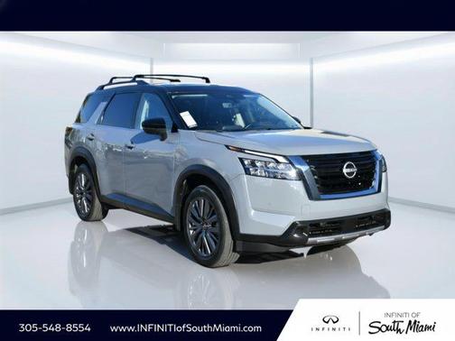 2023 Nissan Pathfinder SL